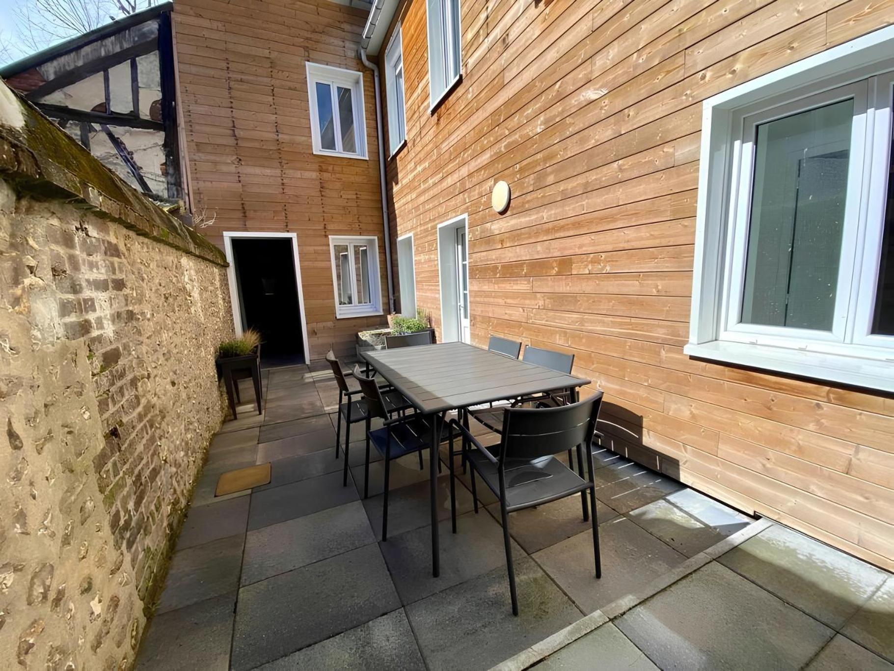 Maison Familiale Avec Exterieur Menage Et Linges Inclus Rouen Exterior foto